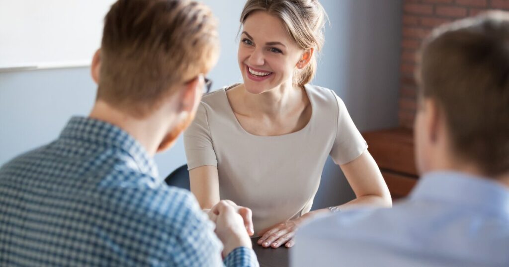 職場でつける香水の選び方|好印象を与える「香りの種類」の選定基準