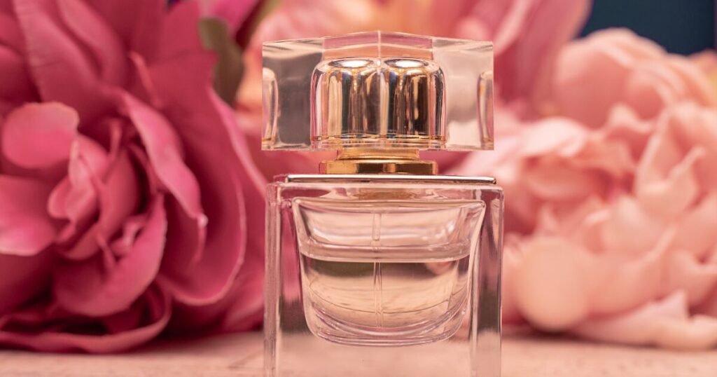 「どっちがいい?」オードトワレとオードパルファムの使い分け!シーン別・目的別のおすすめ